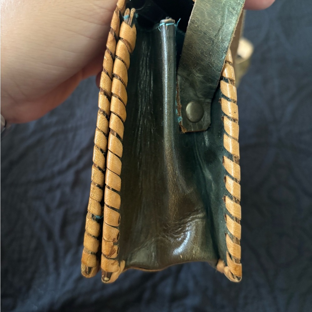 Vintage Wilsons Leather Tan and Green Shoulder Bag with Floral Embroidery - Picture 5 of 9